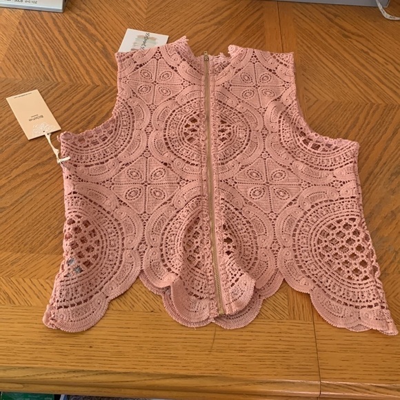 Crocheted style top - Picture 2 of 7